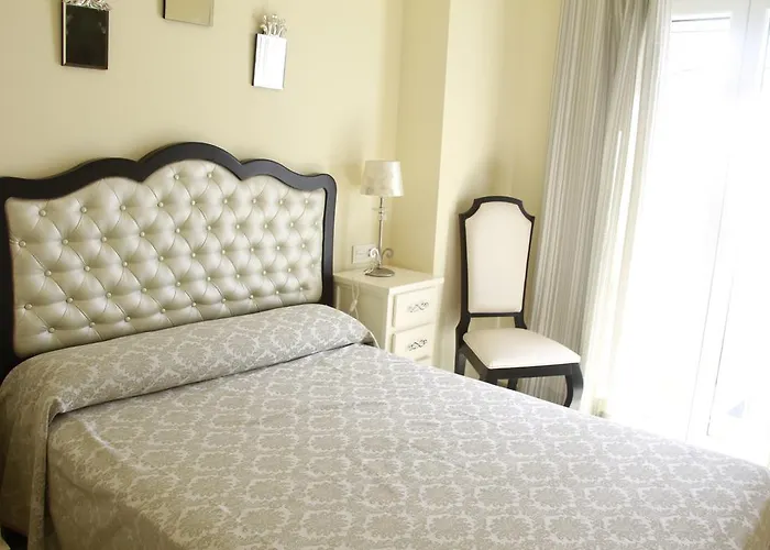 Casa de hóspedes Hostal Flor De Lis- Lojo