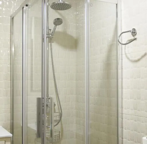 Hostal Flor De Lis- Lojo