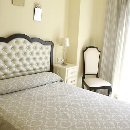 Pensión Hostal Flor De Lis- Lojo