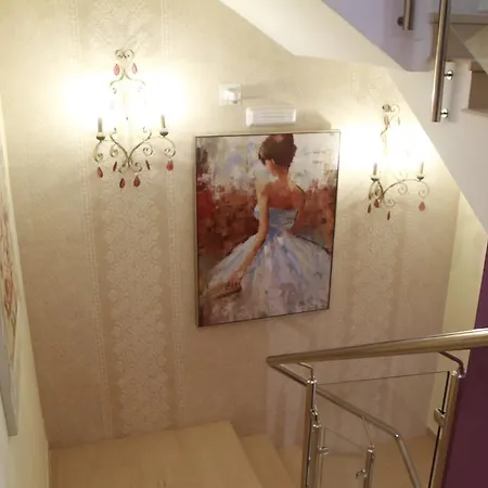 Guest house Flor De Lis- Lojo 2*