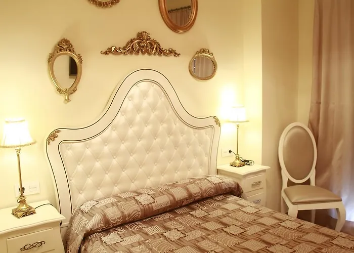 Hostal Flor De Lis- Lojo