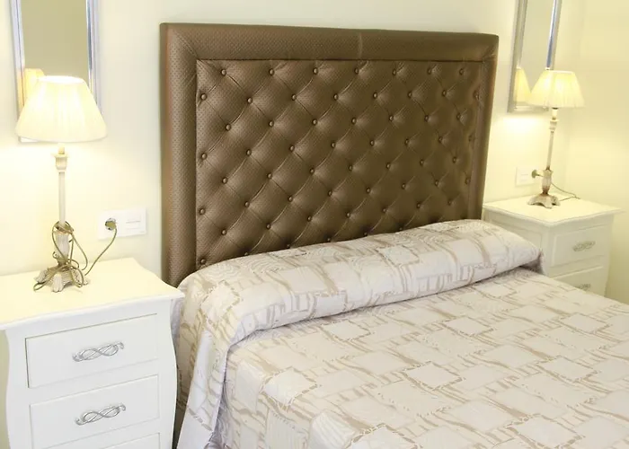 Hostal Flor De Lis- Lojo Conil De La Frontera