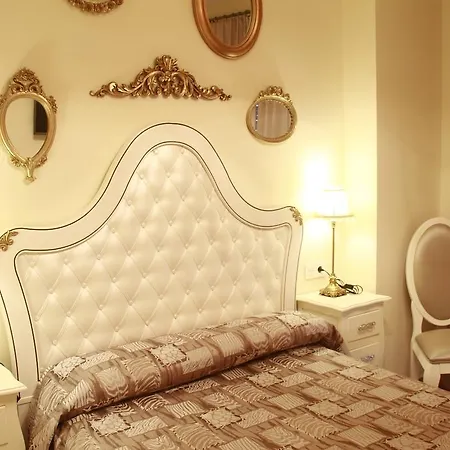 Hostal Flor De Lis- Lojo